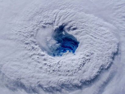 Vista aérea del ojo de un huracán