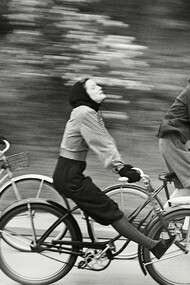 Hermann Landshoff - "The Bicyclers" pubblicato su Junior Bazaar, Agosto 1946