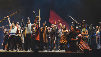 Elenco de 'Los Miserables' presentada en el Teatro Teresa Carreño en Caracas, Venezuela (Fotografía cortesía de Nathan Ramírez)