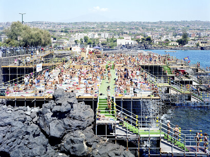 Massimo Vitali, Catania Under the Volcano, 2007, chromogenic print on Dibond, 152.4 x 182.8 cm, courtesy the artist and Ronchini Gallery