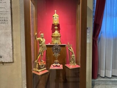 Roma, Basilica di San Giovanni in Laterano, Vetrina dedicata a San Giovanni Battista, ph. Anastasia Maria Luciani