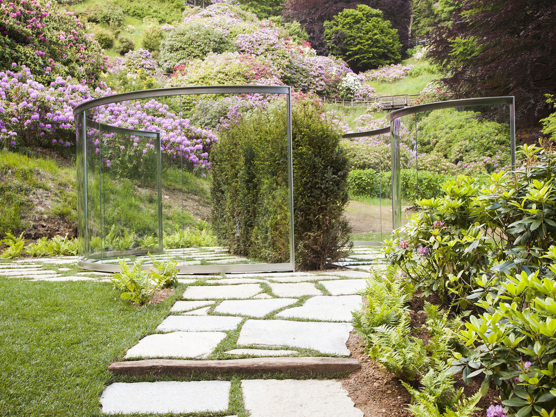 Dan Graham, Two Way Mirror Hedge Arabesque, 2014, Trivero(BI), Fondazione Zegna, photo Fondazione Zegna, Giovanna Silva