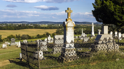 El cementerio de Burkittsville, EE.UU.,1990, que aparece en la película «El proyecto de la bruja de Blair»