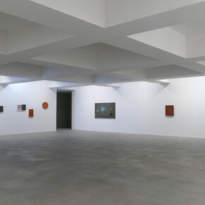 José Bechara, Deambulações no labirinto, vista da exposição. Cortesia da Galeria Carlos Carvalho