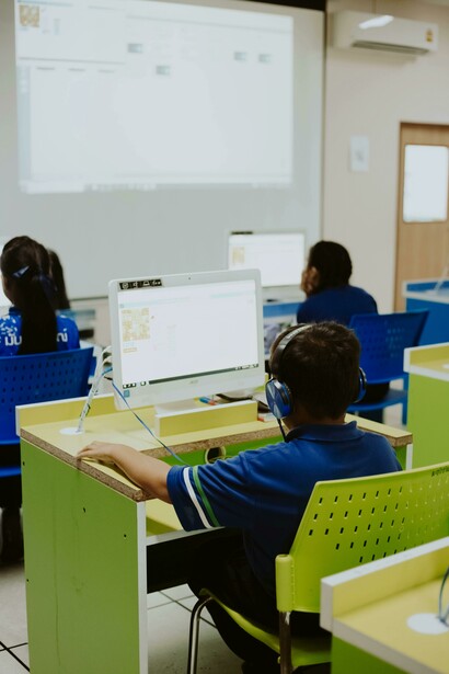 La IA genera trayectorias de aprendizaje individuales, algo que la educación convencional no puede lograr a gran escala