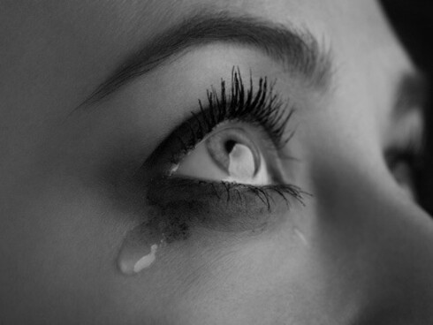 Piedad sviscera il suo dolore, di persona, di madre attraverso il linguaggio