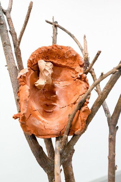 Giuseppe Penone, detail of Terra su terra - Volto (Earth on Earth - Face), 2014, Bronze, terracotta, 93-11/16 x 35-3/8 x 27-1/2 in. 238 x 90 x 70 cm