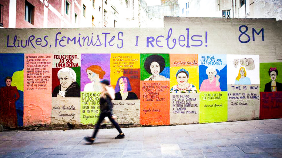 Une peinture murale d'environ 8M dans la Carrer Bòria à Barcelone