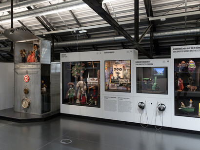 Verschiedene Künstler, Hinter den kulissen², Ausstellungsansicht. Mit freundlicher Genehmigung des Albertinum Museums