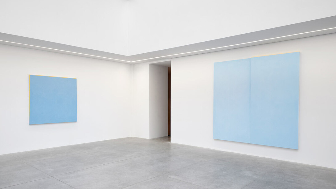 Converging trajectories: Ettore Spalletti meets Gino De Dominicis and Franz West, exhibition view. Courtesy of Vistamare