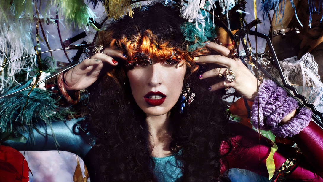 Cibelle Cavalli Bastos, Poster aus der Serie Sonja Khalecallonin Las Venus Resort Palace Hotel, 2010, Foto: Socrates Mitsios