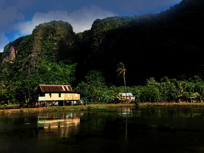 Sulawesi è situata tra il Borneo e le isole Molucche