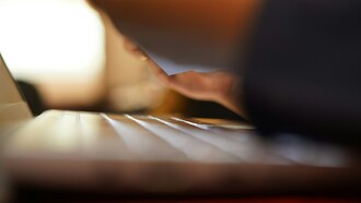 La tecnología ha transformado la manera en que las personas acceden al conocimiento, se comunican y participan de experiencias compartidas a escala global