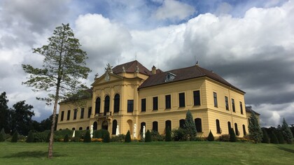 Il palazzo di Eckartsau, Bassa Austria. Foto di Flavius Roversi