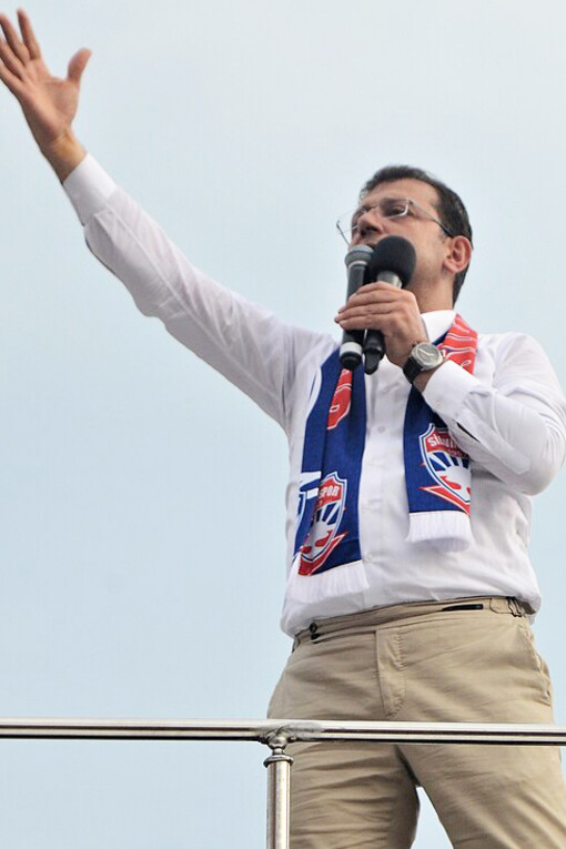 During his June 2019 Istanbul mayoral campaign, Ekrem İmamoğlu addressed supporters in Silivri, Turkey