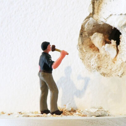 Liliana Porter. Trabajo forzado, hombre con martillo, 2006