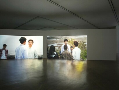 Aernout Mik. Courtesy of carlier | gebauer