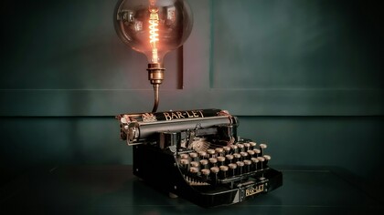 Na linguagem corrente, os termos significado, significação e sentido são usados praticamente na mesma acepção. Assim, a expressão significado de uma palavra tem o mesmo valor semântico de sentido de uma palavra ou de significação de uma palavra. Até os dicionários não fazem distinção entre esses termos, deixando entender que são equivalentes