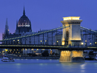 Budapest, Hungría. Puente de las cadenas