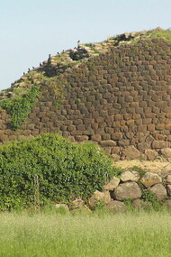 Abbasanta, resti del Nuraghe Losa