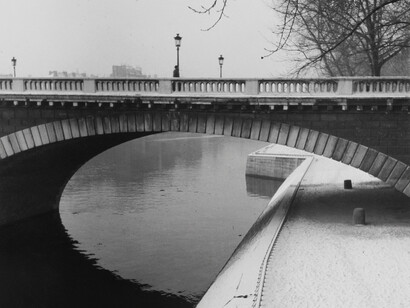 Florence Henri, Pont, 1930-1935, Épreuve gélatino-argentique datée de 1977, 23,5 x 23,8 cm, Collection particulière, courtesy Archives Florence Henri, Gênes, Florence Henri © Galleria Martini & Ronchetti