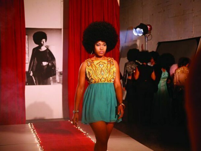 Carrie Mae Weems, Afro-Chic, 2010, Digital color video, with sound, 5 min., 30 sec. Collection of the artist, courtesy Courtesy the artist and Jack Shainman Gallery, New York © Carrie Mae Weems