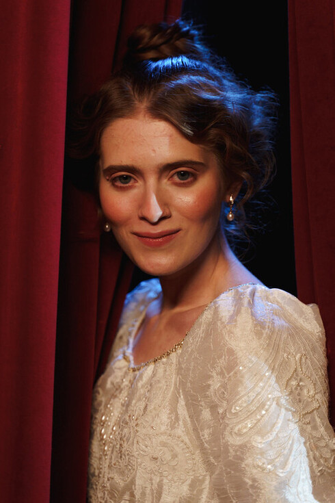 Bertolt Brecht, dramaturgo alemão do século XX, defendia um teatro épico que buscasse conscientizar o espectador