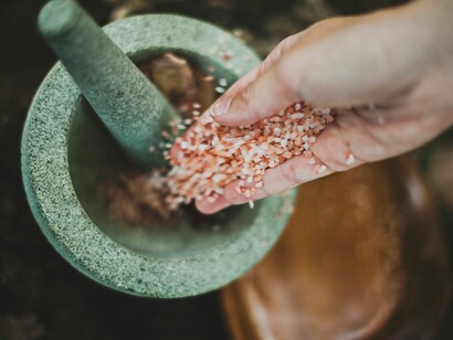 I trattamenti ayurvedici sono utili per vivere in armonia questa stagione della vita