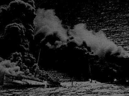 Petrolero aliado torpedeado por un submarino alemán