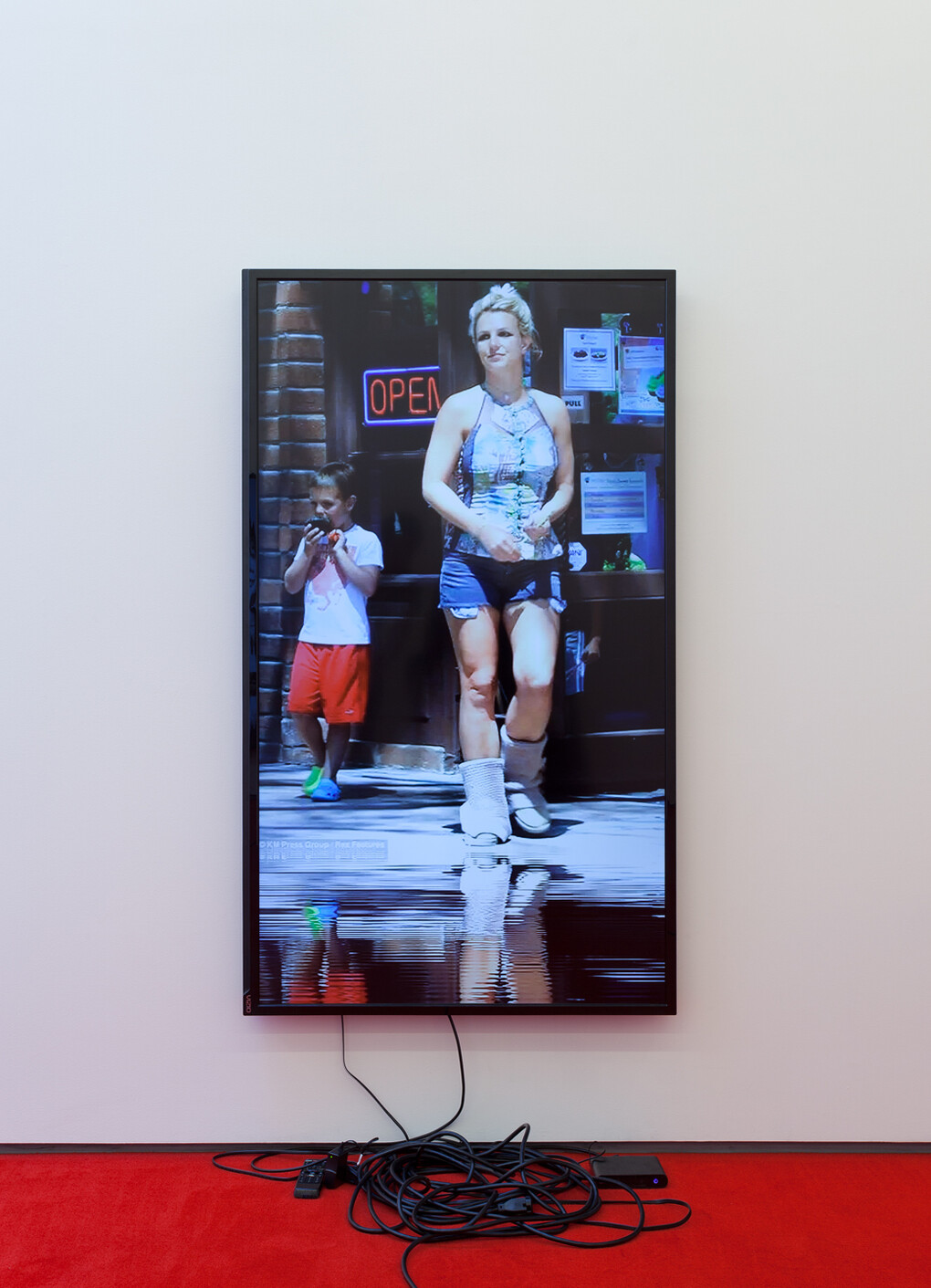 Uggs / Lakes, 2014, courtesy of the artists and team (gallery, inc.), New York