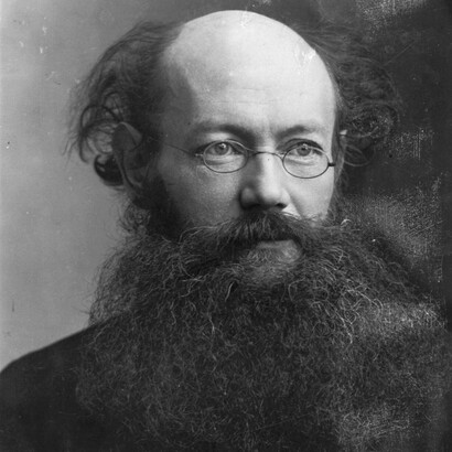 Pëtr Alekseevič Kropotkin elaborò il concetto di “mutuo appoggio” come fondamento evolutivo e sociale dell’anarchismo comunista
