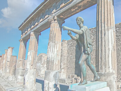 Statua di Apollo nel tempio di Apollo a Pompei, Italia. Il culto di Apollo raggiunge il suo apice durante il regno di Augusto