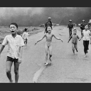 View of Adel Abdessemed’s installation Conflict. The Montreal Museum of Fine Arts. © Adel Abdessemed / SODRAC (2017) / Courtesy of the Artist and Dvir Gallery, Tel Aviv – Brussels. Photo Denis Farley.
