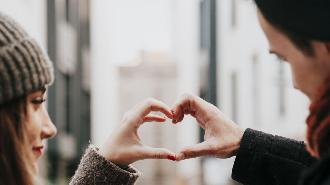 La enfermedad llamada "hereos" es una angustia melancólica causada por el amor hacia una mujer, según el filósofo rumano Ioan P. Culianu