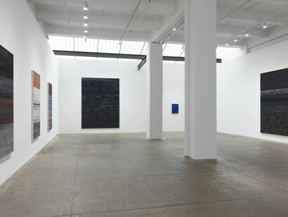 Juan Uslé, Cien días de abril, exhibition view. Courtesy of Galerie Lelong