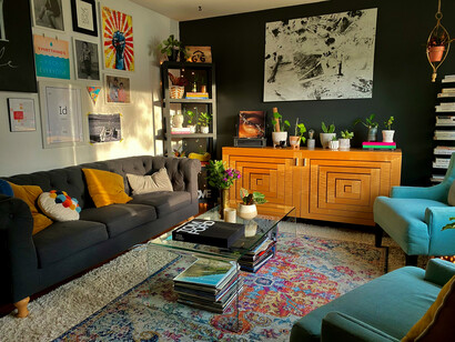 Explora el Cluttercore: una estética que celebra lo personal y el caos organizado en el interiorismo