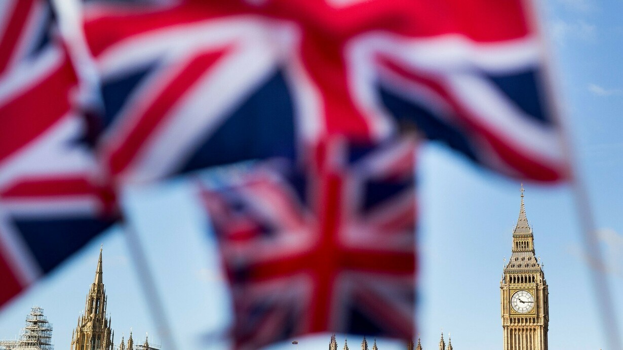 Banderas británicas ante el Big Ben