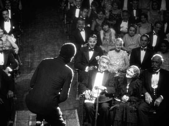 La primera película con sonido incorporado. El cantante de jazz (The Jazz Singer). Al Johnston interpretando a Jack Robin en el Winter Garden, de «El cantante de jazz». Estrenada el 6 de octubre de 1927 en Nueva York, EE.UU. 