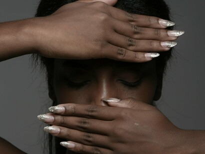 Censura. Discursos ou atos racistas, homofóbicos, antissemitas e com apologias a crimes ou a ditaduras não devem ser tolerados. É preciso romper com os discursos de ódio camuflados de “opiniões legítimas” e com as críticas políticas conotadas como “ataques antidemocráticos”