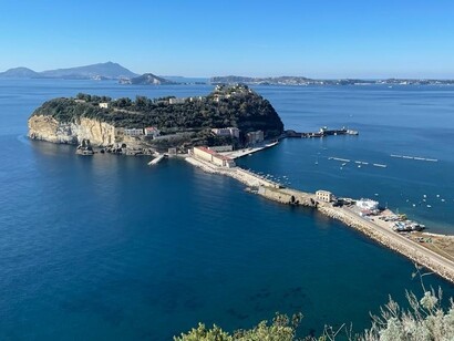 Isola di Nisida, piccola isola vulcanica quiescente, fa parte dell'arcipelago flegreo. Napoli, Italia