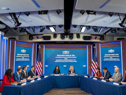 La Casa Blanca organiza una mesa redonda sobre la reducción de los costos de la atención médica y la transparencia para los intermediarios de medicamentos recetados el lunes 4 de marzo de 2024. Washington, EE. UU.