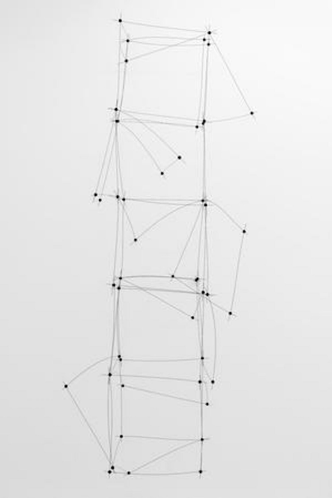 Magdalena Fernández, 12ee016, 2016. Steel, rubber, 117 x 30 1/2 x 20 1/4 in.
© Peter Molick
