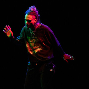 Je vis dans une maison qui n'existe pas. Avec l'aimable autorisation du Théâtre Le Quai