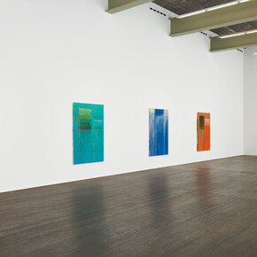 Pat Steir, Song, exhibition view. Courtesy of Hauser and Wirth Gallery