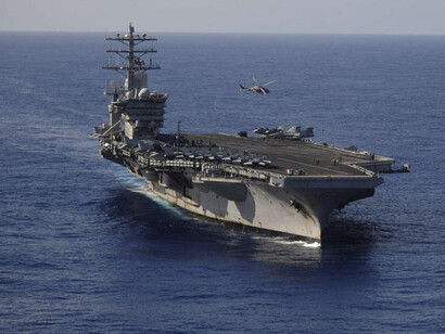 La portaerei statunitense USS Nimitz (CVN-68) è a tutt'oggi tra le più grandi portaerei del mondo e fu tra le prime della nuova generazione