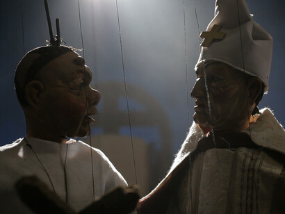 Wael Shawky, Cabaret Crusades: The Horror Show File, 2010, HD video, color, sound, 31:49 min. Video still. Courtesy the artist and Sfeir-Semler Gallery, Beirut / Hamburg