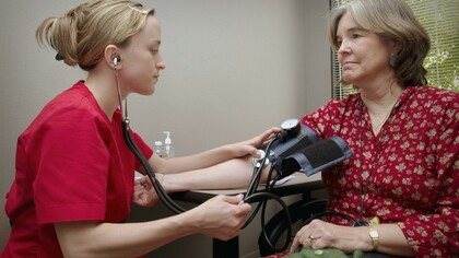 La misurazione della pressione arteriosa (PA) durante la comune visita medica