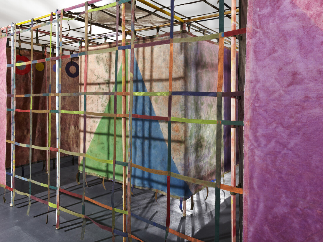 Alan Shields, detail of Maze, 1981 – 1982, Acrylic and thread on canvas, cotton belting, Velcro and aluminum pipe, 87 x 219 x 219 inches. Estate of the artist, courtesy Van Doren Waxter, New York