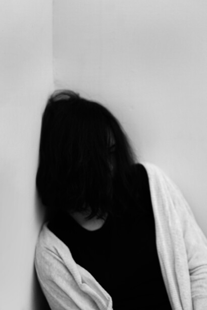 Las crisis pueden aparecer sin aviso, por lo que identificar síntomas físicos como la presión en el pecho o la aceleración del corazón es clave para actuar a tiempo