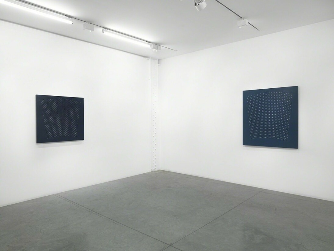 Tess Jaray, Exhibition view. Courtesy of albertz benda